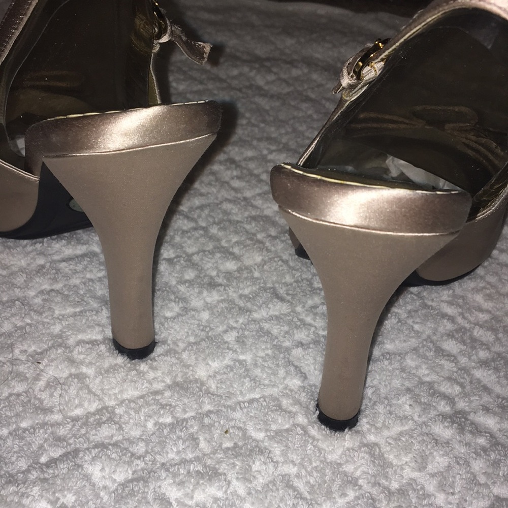 Shoes - Picture 3 of 7
